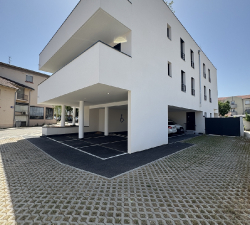 Création immeuble et surface commerciale