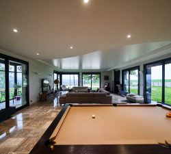 Villa S.